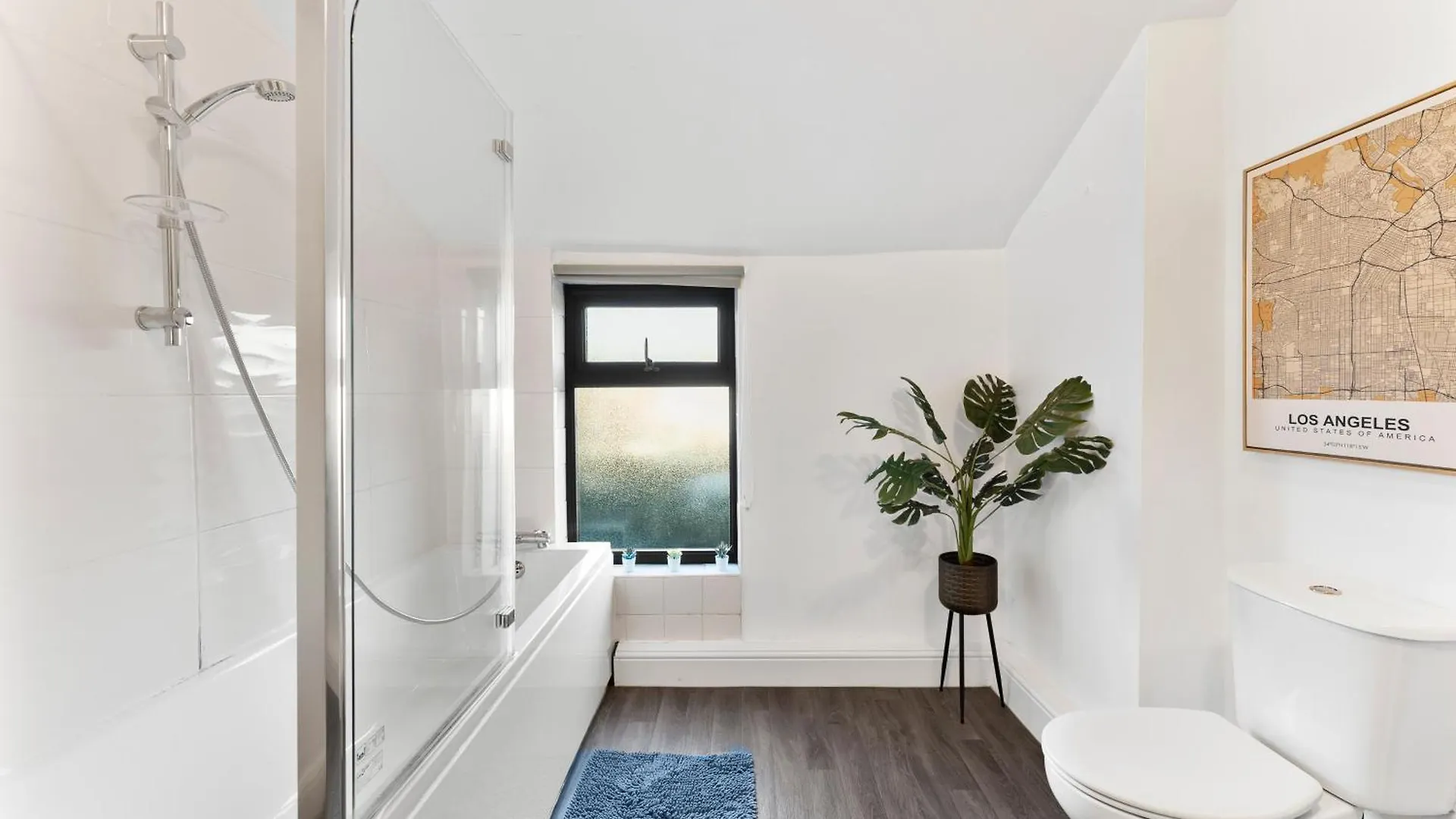 Simplistic Central 3 Bed In Chester - Garden 0*,  United Kingdom