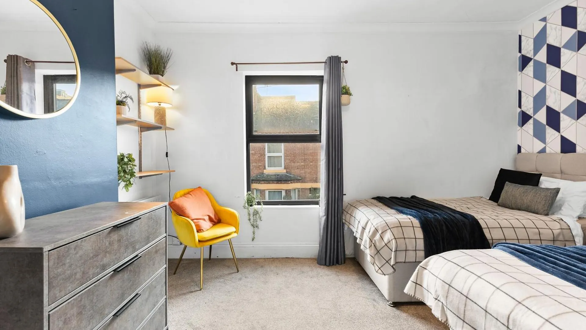 Simplistic Central 3 Bed In Chester - Garden 0*,