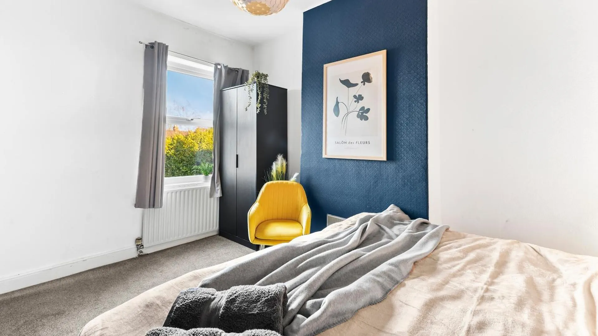 Simplistic Central 3 Bed In Chester - Garden Holiday home