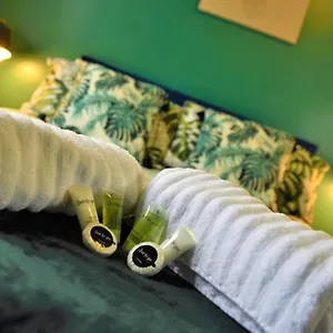 Smallest House In - Cosy 1 Bedroom Chester
